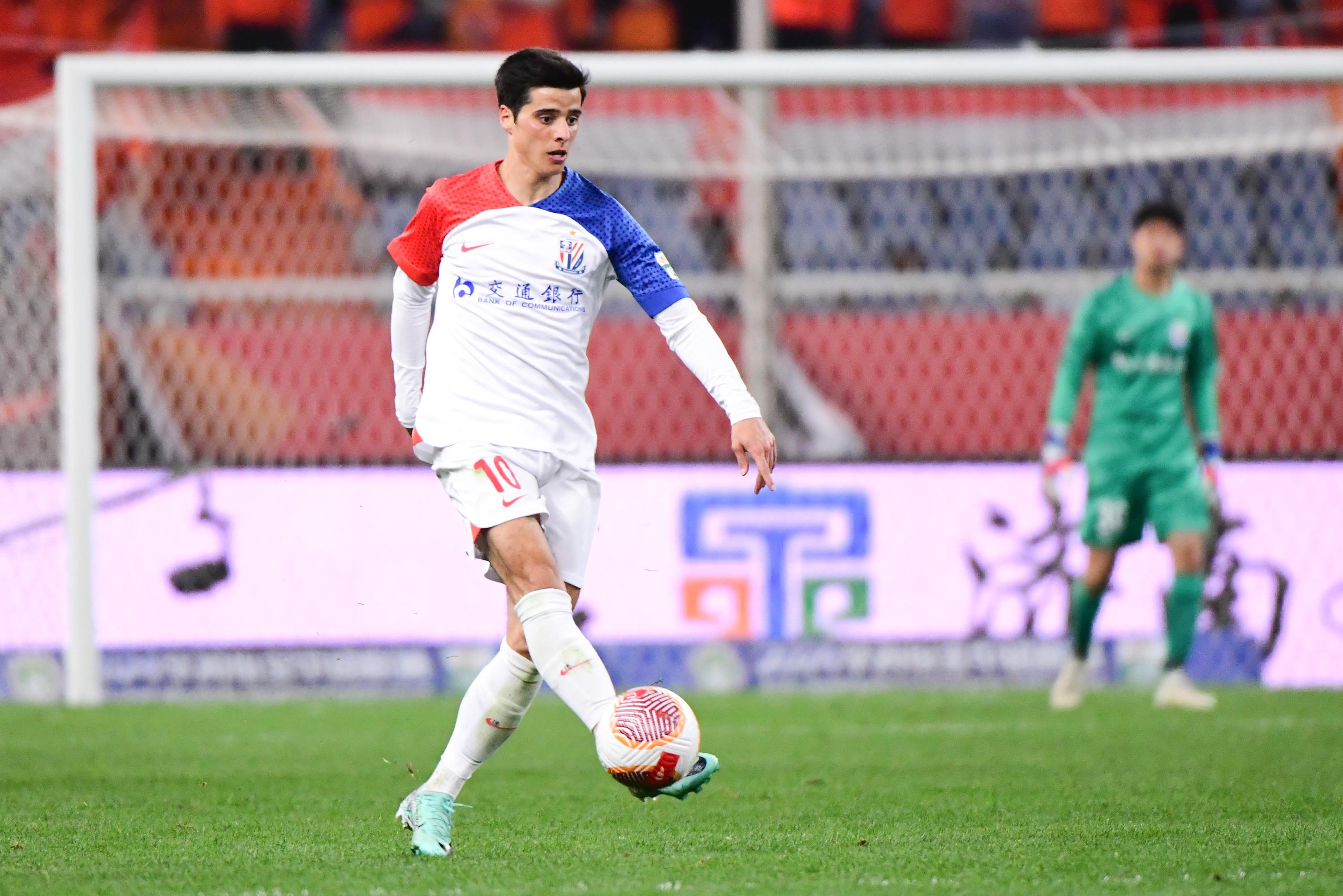 左侧是高天, 被中超评为, 申花需要提 左侧是高天, 被中超评为, 申花需要提