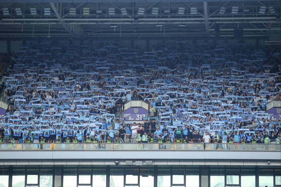 名单中, 加油, 主场拿下对