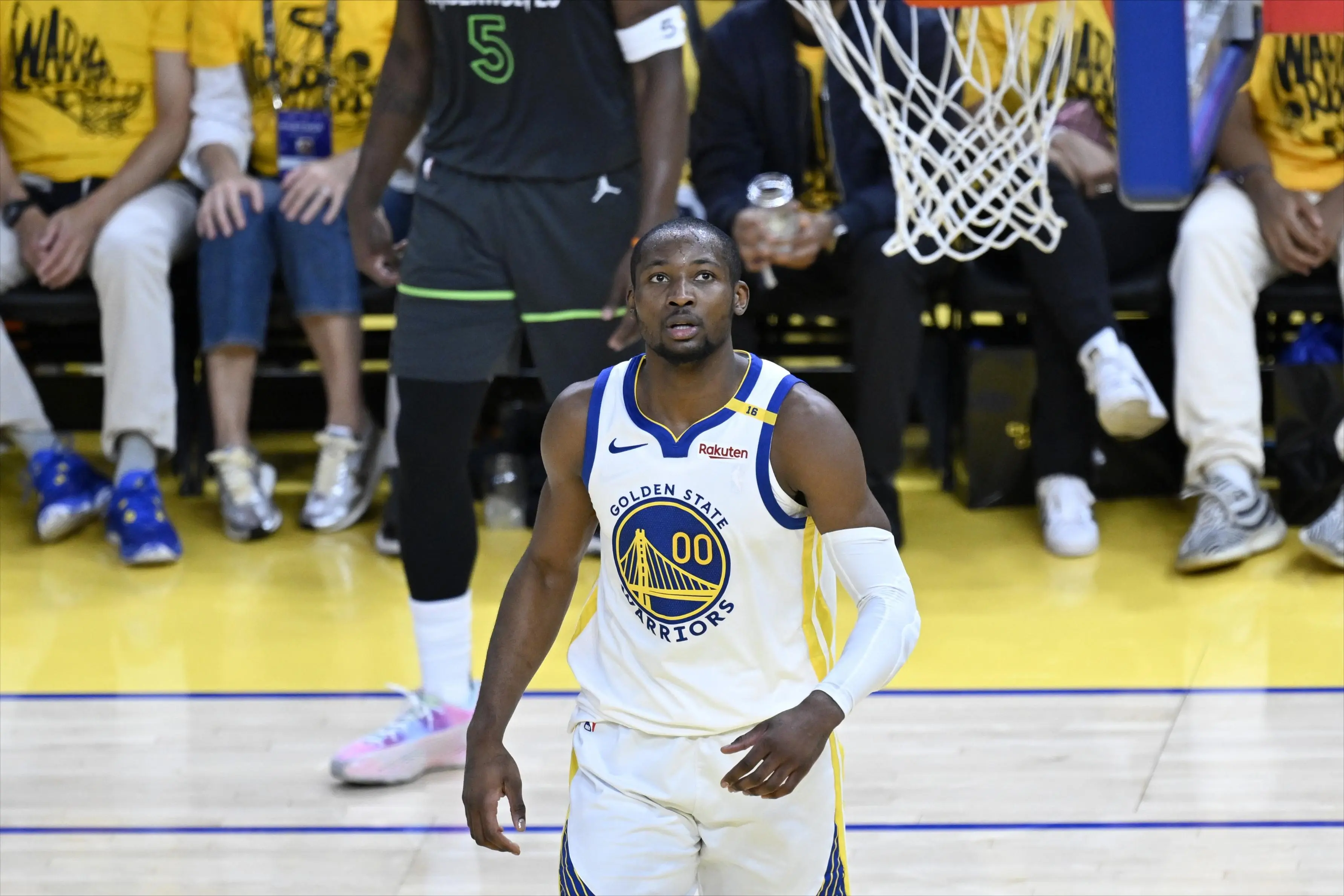 帮助球队在, 续约格莱姆, 科尔也兑现 帮助球队在, 续约格莱姆, 科尔也兑现