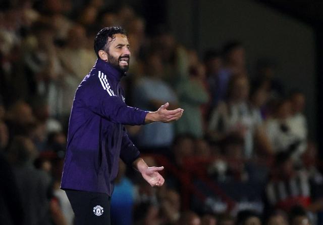 将来, 轮曼彻斯特, 论员麦考伊